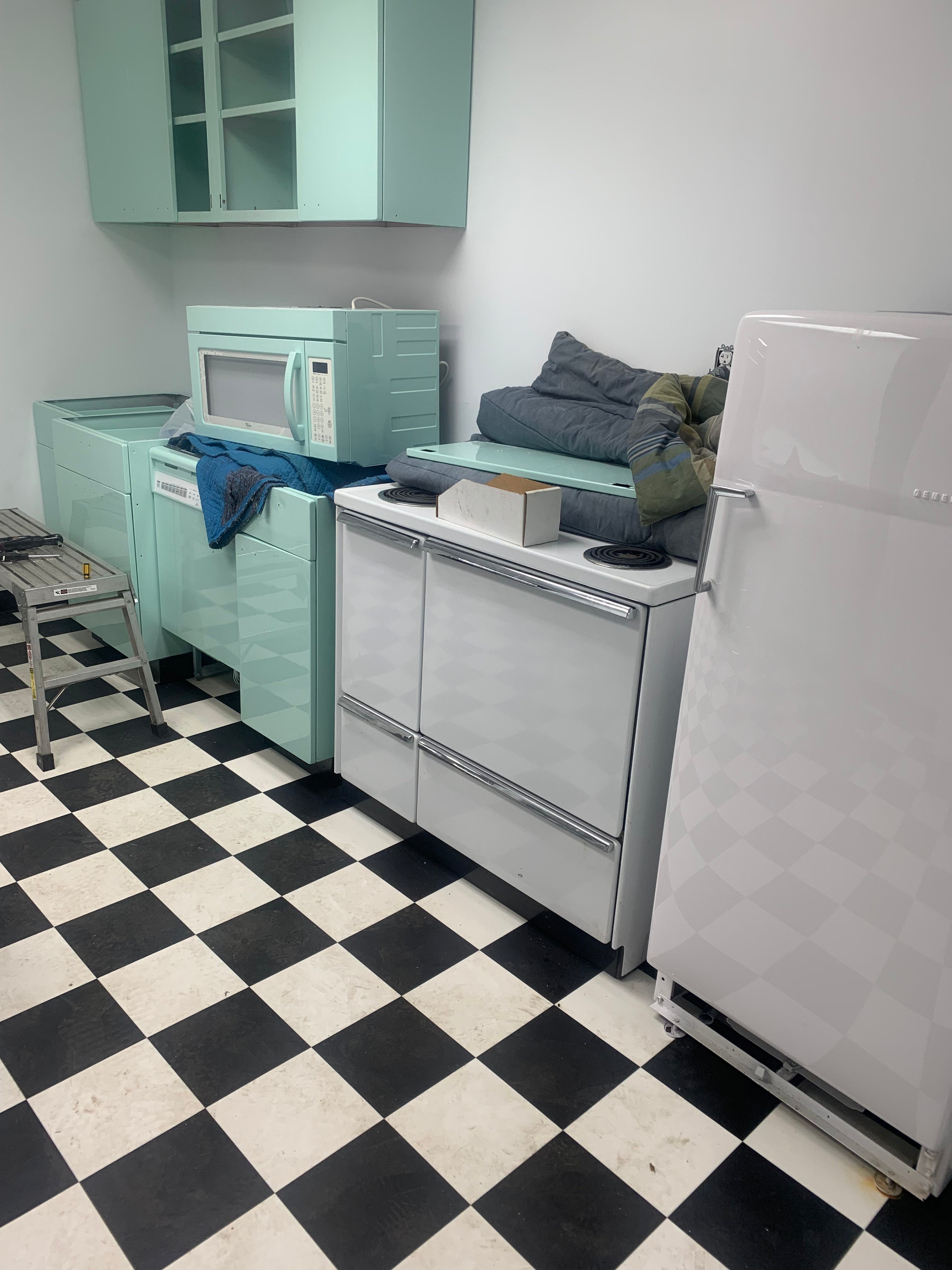 12' Wide Black & White Sheet Vinyl Flooring Roll - Garages, Kitchens, Large Spaces